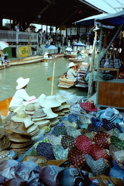 Thailand 2001-BDFM66.JPG